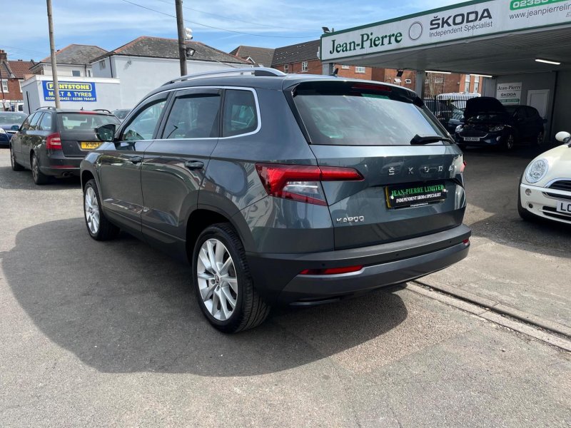 SKODA KAROQ