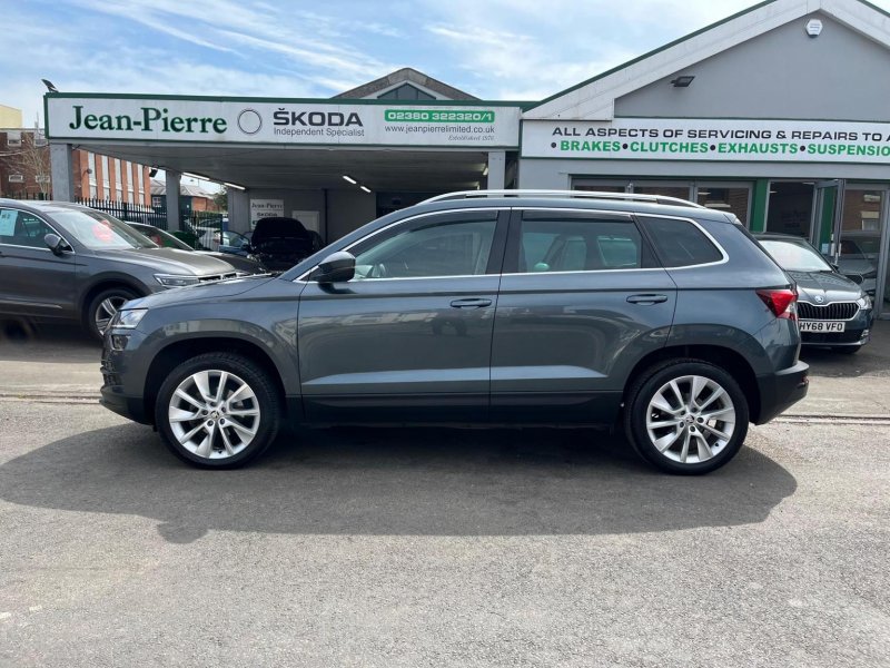 SKODA KAROQ