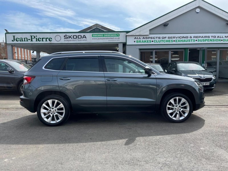SKODA KAROQ