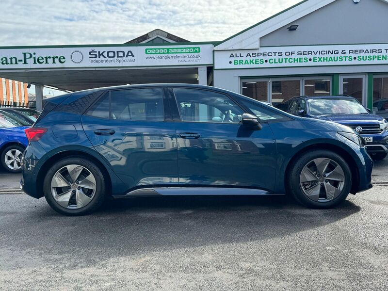 CUPRA BORN