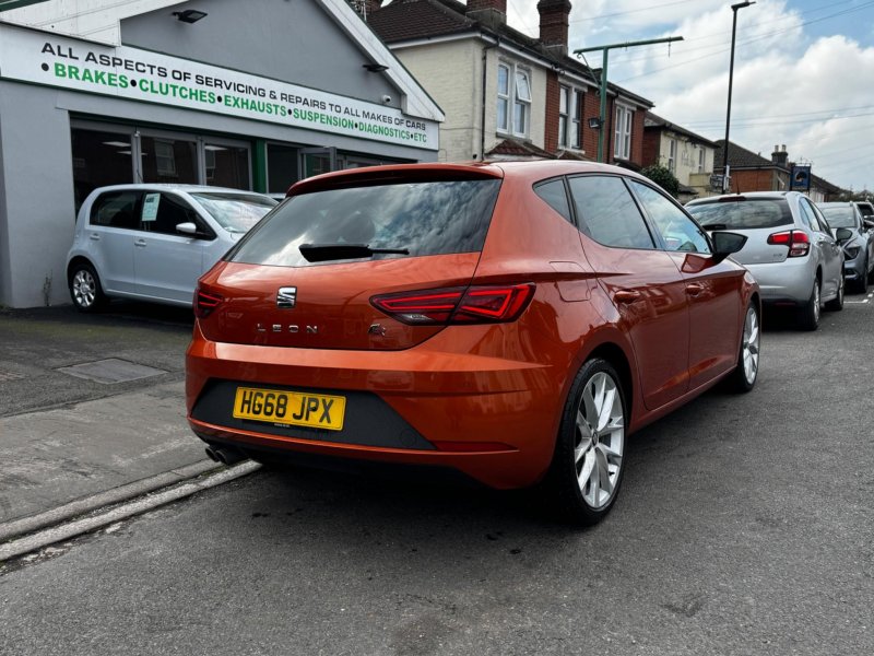 SEAT LEON