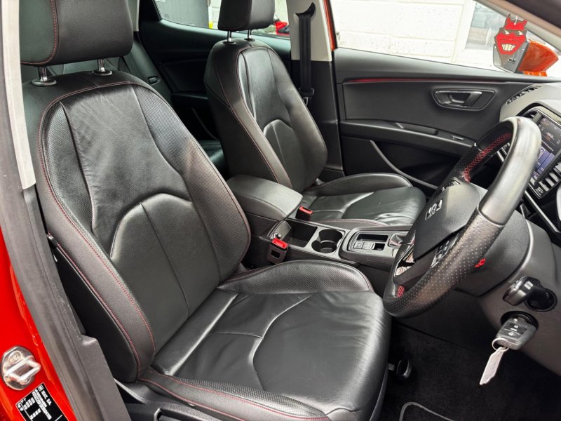 SEAT LEON