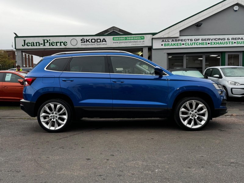 SKODA KAROQ