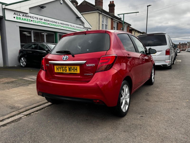 TOYOTA YARIS