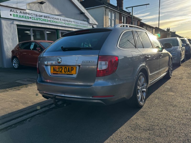 SKODA SUPERB