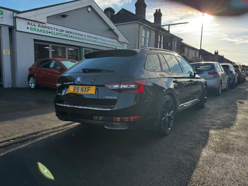SKODA SUPERB