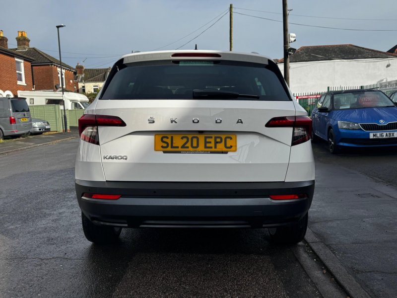 SKODA KAROQ