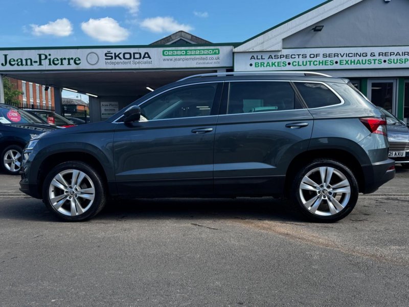 SKODA KAROQ