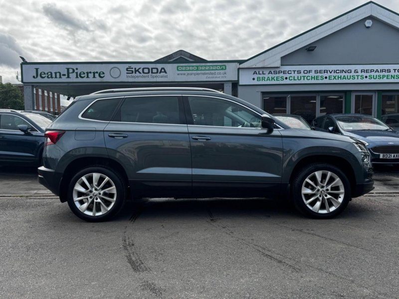 SKODA KAROQ