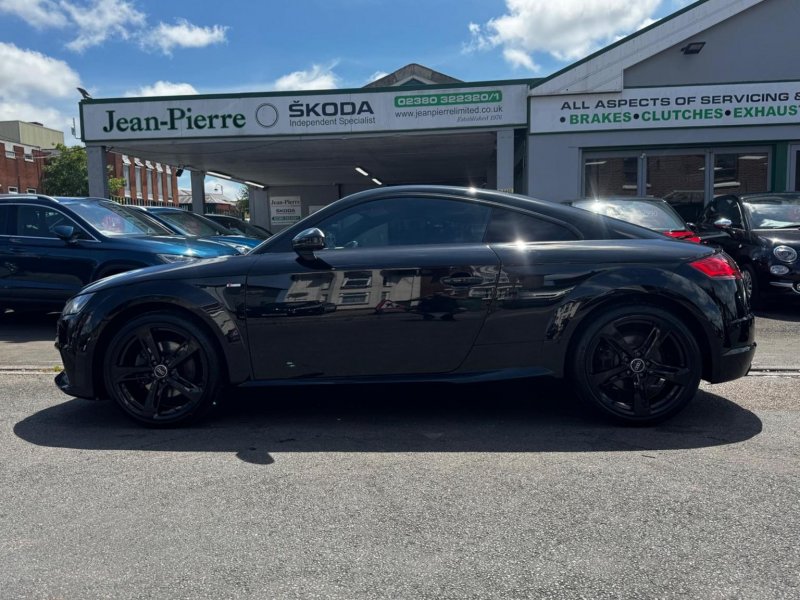 AUDI TT