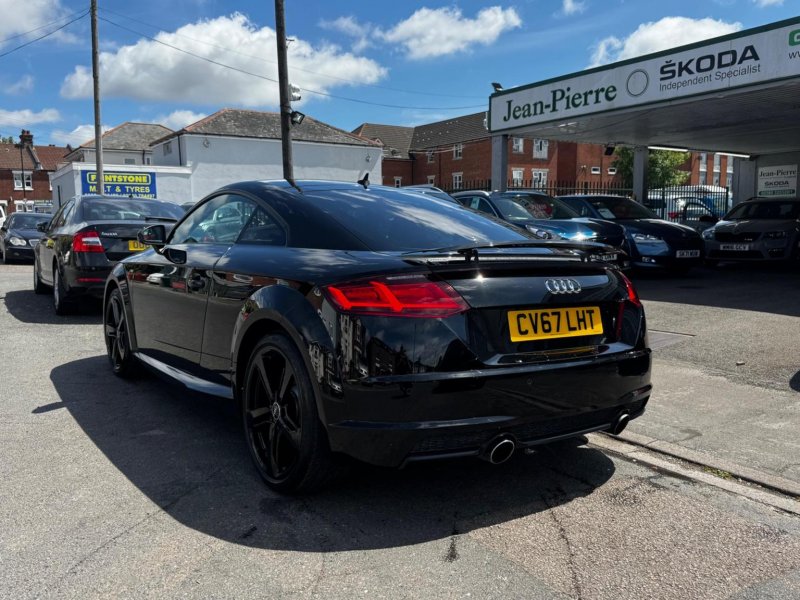 AUDI TT