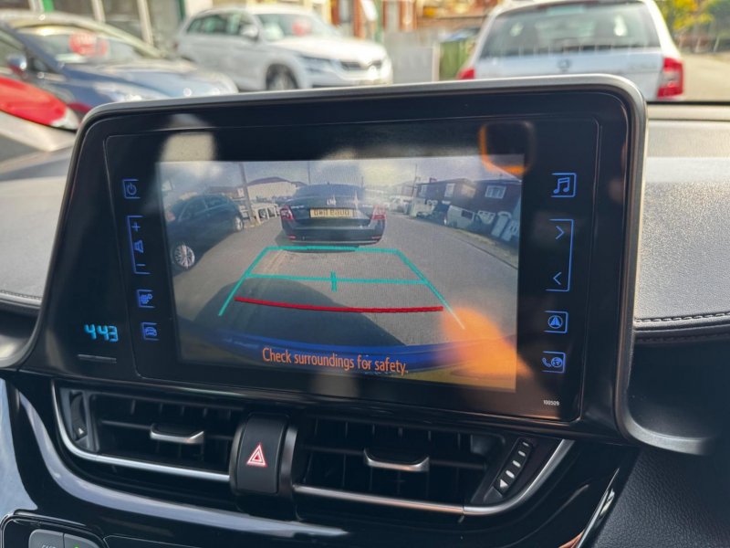 TOYOTA C-HR